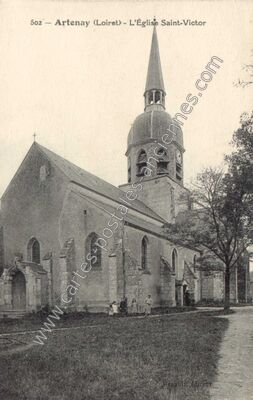 Carte postale ancienne L'Église Saint-Victor — Artenay (Loiret)