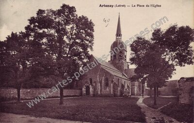 Carte postale ancienne La Place de l'Eglise — Artenay (Loiret)