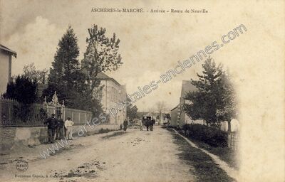 Carte postale ancienne Arrivée - Route de Neuville — Aschères-le-Marché (Loiret)