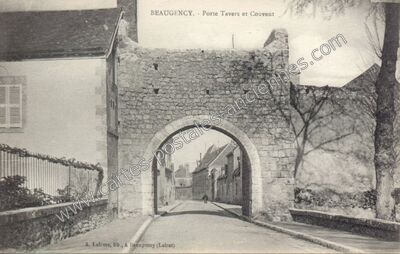 Carte postale ancienne Porte Tavers et Couvent — Beaugency (Loiret)