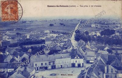Carte postale ancienne Vue prise à vol d'oiseau — Beaune-la-Rolande (Loiret)