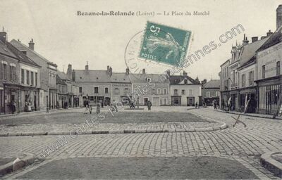 Carte postale ancienne La Place du Marché — Beaune-la-Rolande (Loiret)