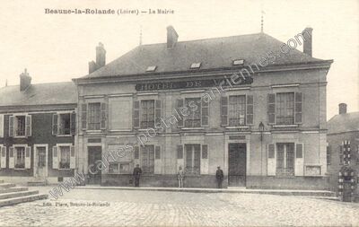 Carte postale ancienne La Mairie — Beaune-la-Rolande (Loiret)