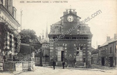 Carte postale ancienne L'Hôtel de Ville — Bellegarde (Loiret)