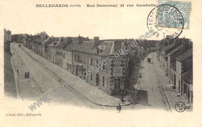 Carte postale ancienne Rue Demersay et rue Gambetta — Bellegarde (Loiret)