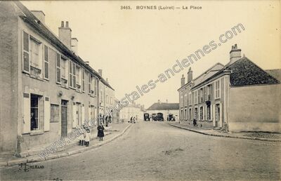 Carte postale ancienne La Place — Boynes (Loiret)