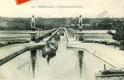 Carte postale ancienne Le Pont-Canal (Vue de face) — Briare (Loiret)