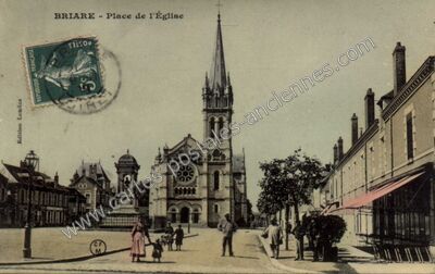 Carte postale ancienne Place de l'Église — Briare (Loiret)