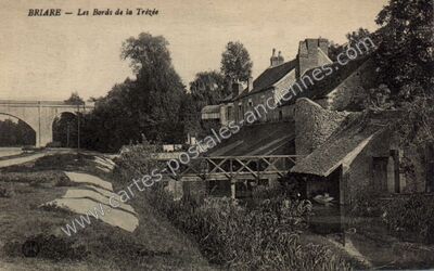 Carte postale ancienne Les Bords de la Trèzée — Briare (Loiret)