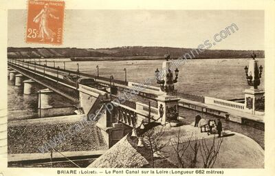 Carte postale ancienne Le Pont Canal sur la Loire — Briare (Loiret)