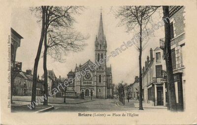 Carte postale ancienne Place de l'Eglise — Briare (Loiret)