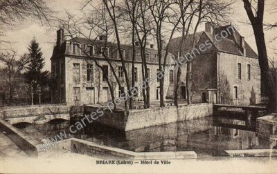 Carte postale ancienne Hôtel de Ville — Briare (Loiret)