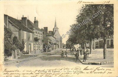 Carte postale ancienne La Place de l'Eglise — Cerdon (Loiret)
