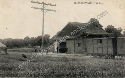 Carte postale ancienne La Gare — Charsonville (Loiret)