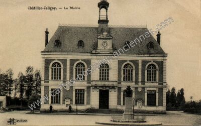 Carte postale ancienne La Mairie — Châtillon-Coligny (Loiret)