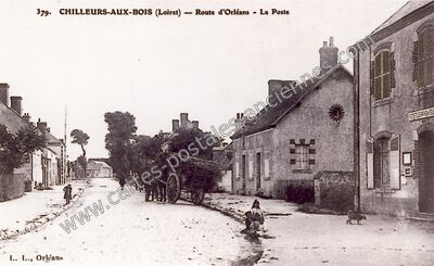 Carte postale ancienne Route d'Orléans - La Poste — Chilleurs-aux-Bois (Loiret)