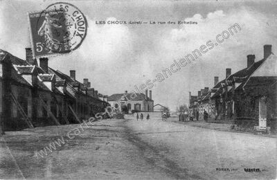 Carte postale ancienne La rue des Echelles — Les Choux (Loiret)