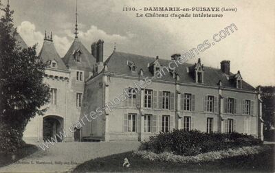 Carte postale ancienne Le Château (façade intérieure) — Dammarie-en-Puisaye (Loiret)
