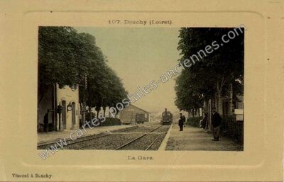Carte postale ancienne La Gare — Douchy (Loiret)