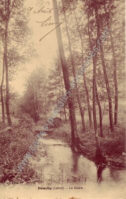 Carte postale ancienne Le Glacis — Douchy (Loiret)