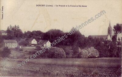 Carte postale ancienne Le Prieuré et la Fontaine Ste-Anne — Douchy (Loiret)
