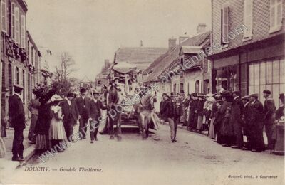 Carte postale ancienne Gondole Vénitienne — Douchy (Loiret)