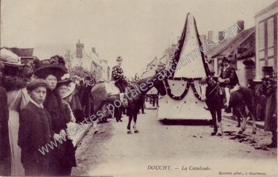 Carte postale ancienne La Cavalcade — Douchy (Loiret)