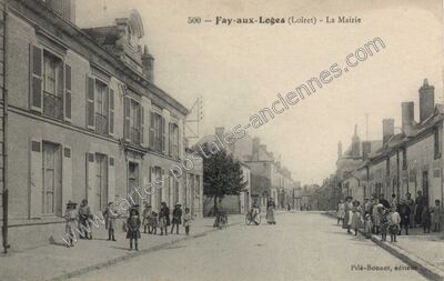 Carte postale ancienne La Mairie — Fay-aux-Loges (Loiret)
