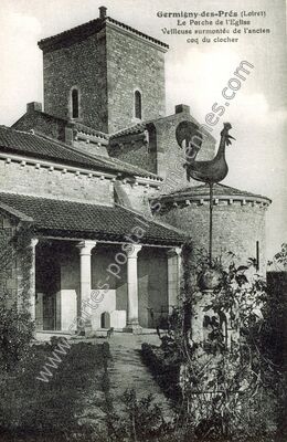 Carte postale ancienne Le Porche de l'Eglise / Veilleuse surmontée de l'ancien / coq du clocher — Germigny-des-Prés (Loiret)