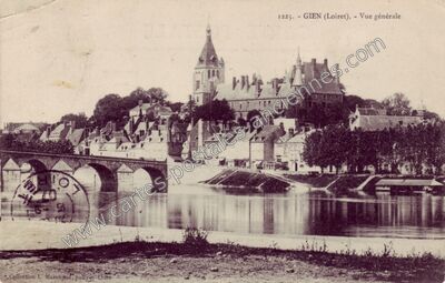 Carte postale ancienne Vue générale — Gien (Loiret)