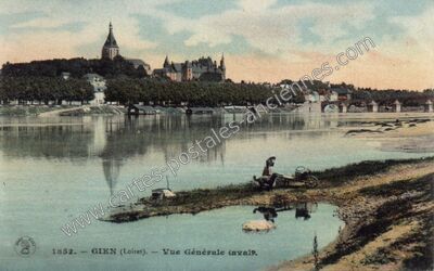 Carte postale ancienne Vue Générale (avals — Gien (Loiret)