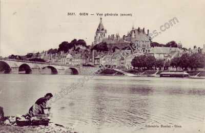 Carte postale ancienne Vue générale (amont) — Gien (Loiret)