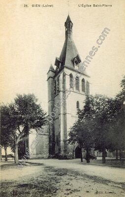 Carte postale ancienne L'Église Saint-Pierre — Gien (Loiret)