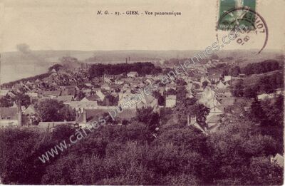 Carte postale ancienne Vue panoramique — Gien (Loiret)