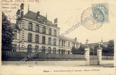Carte postale ancienne Ecole Communale de Garçons - Route d'Orléans — Gien (Loiret)