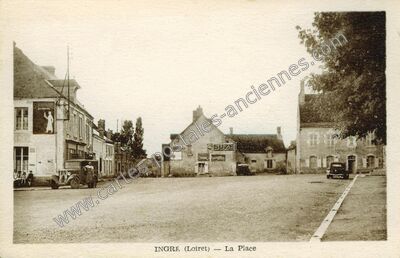 Carte postale ancienne La Place — Ingré (Loiret)