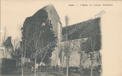 Carte postale ancienne L'Eglise et l'ancien Cimetière — Laas (Loiret)