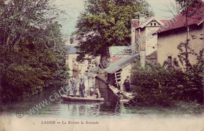 Carte postale ancienne La Rivière la Bezonde — Ladon (Loiret)