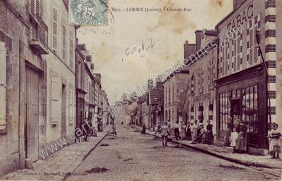 Carte postale ancienne Grande-Rue — Lorris (Loiret)