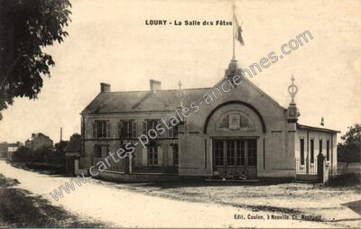 Carte postale ancienne La Salle des Fêtes — Loury (Loiret)