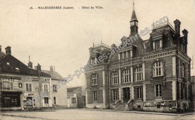 Carte postale ancienne Hôtel de Ville — Malesherbes (Loiret)
