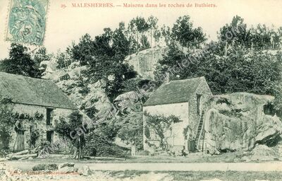 Carte postale ancienne Maisons dans les roches de Buthiers — Malesherbes (Loiret)