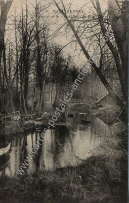 Carte postale ancienne L'Essonne et le vieux Pont de Ro — Malesherbes (Loiret)