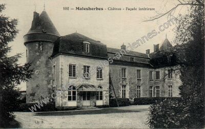 Carte postale ancienne Château - Façade intérieure — Malesherbes (Loiret)