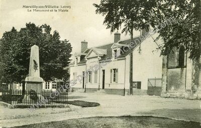 Carte postale ancienne Le Monument et la Mairie — Marcilly-en-Villette (Loiret)