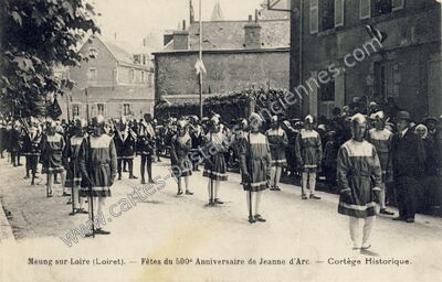 Carte postale ancienne Fêtes du 500e Anniversaire de Jeanne d'Arc. — Cortège Historique — Meung-sur-Loire (Loiret)