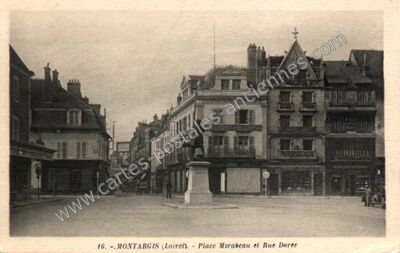 Carte postale ancienne Place Mirabeau et Rue Dorée — Montargis (Loiret)