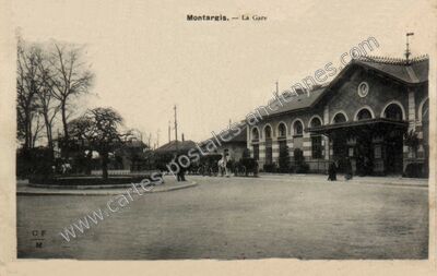 Carte postale ancienne La Gare — Montargis (Loiret)