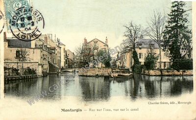 Carte postale ancienne Rue sur l'eau, vue sur le canal — Montargis (Loiret)