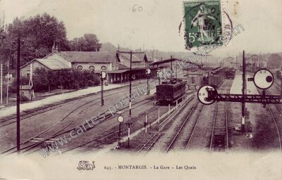 Carte postale ancienne La Gare - Les Quais — Montargis (Loiret)